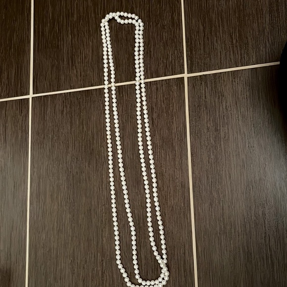 Like new, Tiffany pearl necklace - Picture 1 of 2
